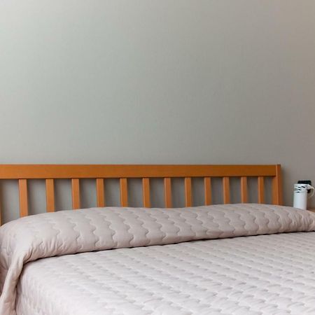2-Bedroom Apt, With Balcony & Aircondition - 50 M From The Beach 마리아나디피에트라산타 외부 사진