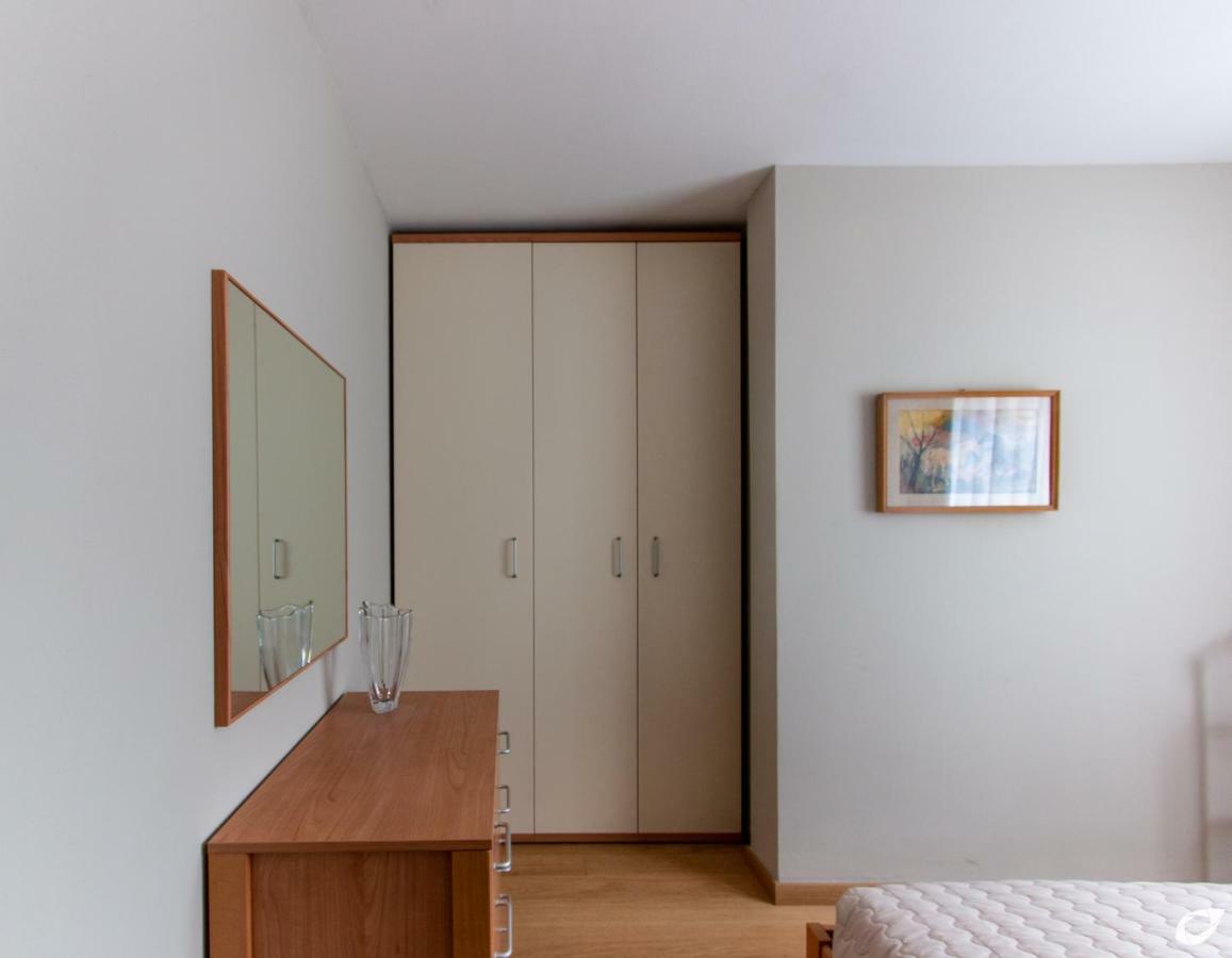 2-Bedroom Apt, With Balcony & Aircondition - 50 M From The Beach 마리아나디피에트라산타 외부 사진