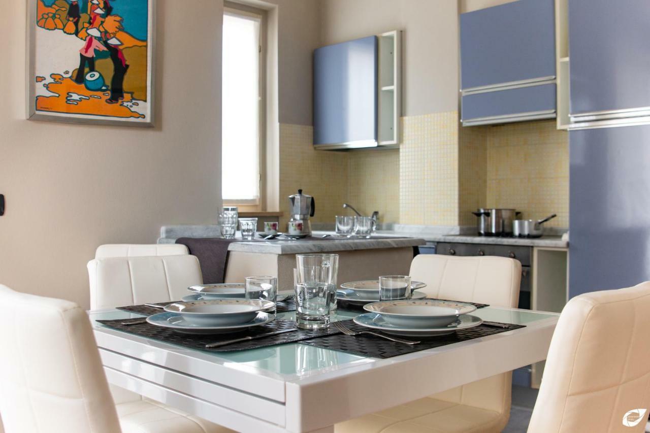 2-Bedroom Apt, With Balcony & Aircondition - 50 M From The Beach 마리아나디피에트라산타 외부 사진
